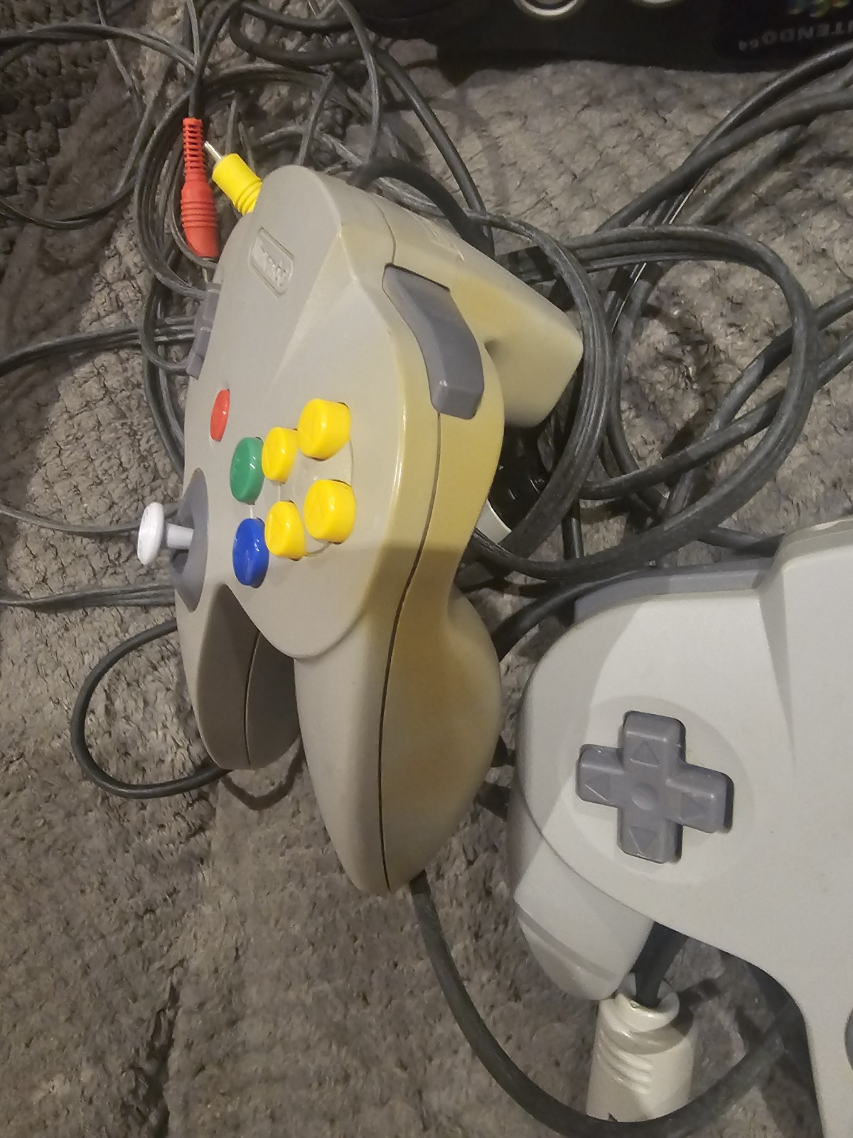 Nintendo 64 N64 Original System Console With 2 Original Controllers & Cords