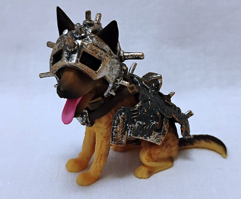 Fallout 4 Loot Crate Build-a-Figure Dogmeat Dog Figure Collar Helmet Armour RARE