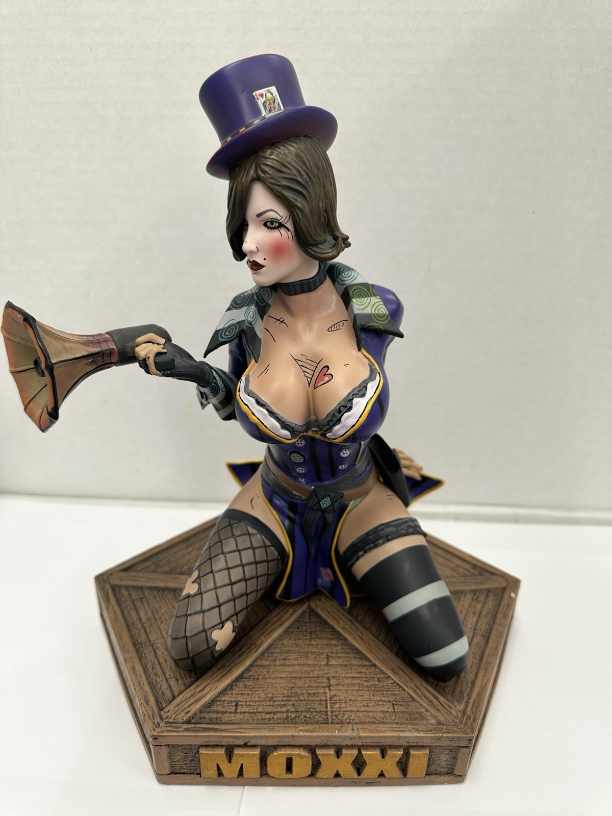 Mad Moxxi Purple Variant Borderlands GameStop Exclusive Statue