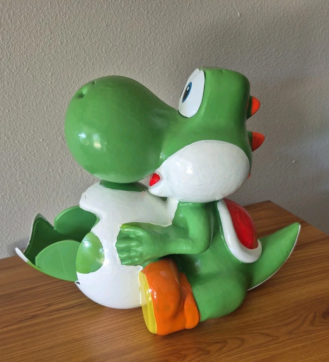 Replica Yoshi Egg Popcorn Bucket – Super Mario Fan Art Display Figure / Prop