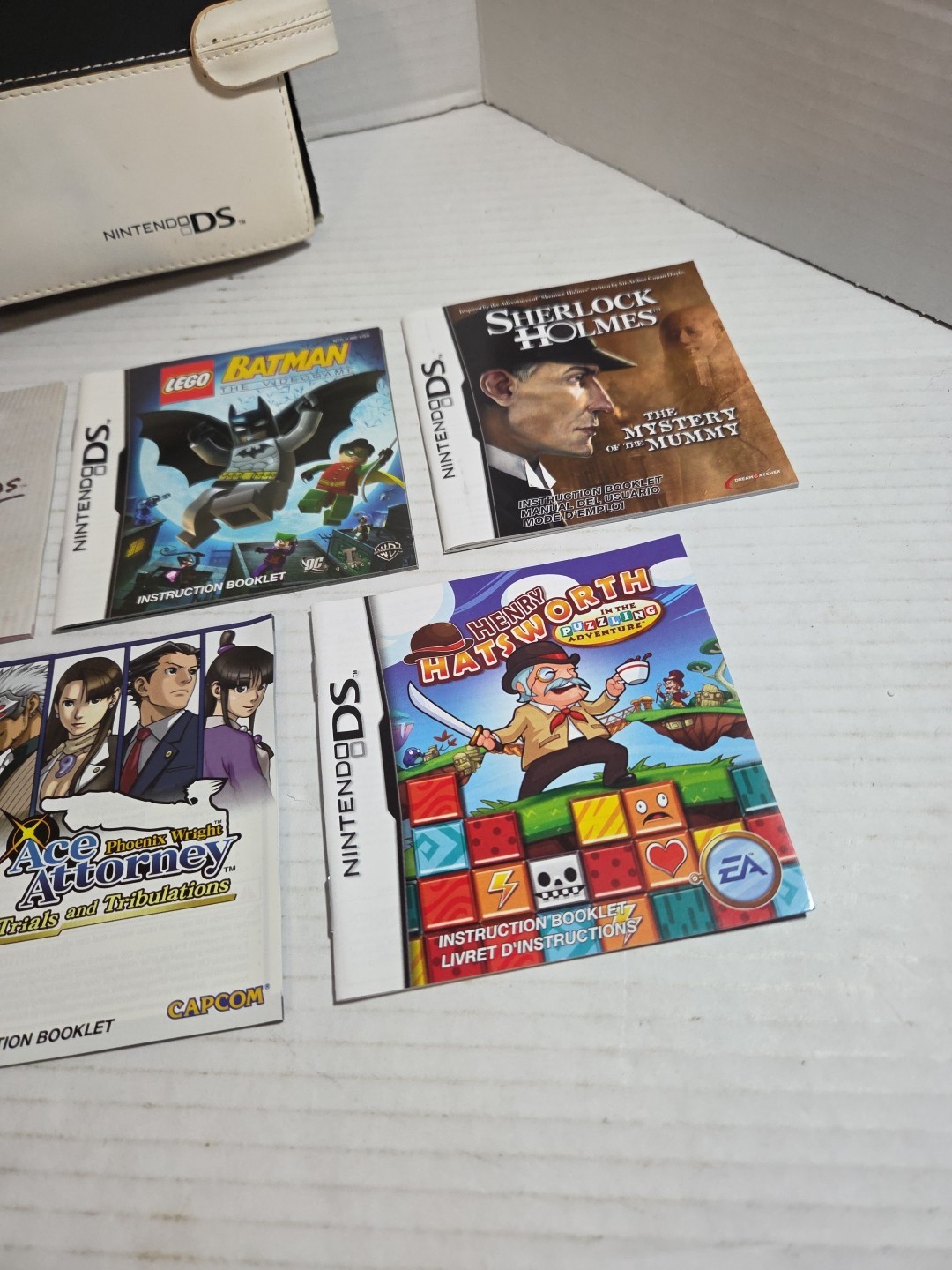 2 Nintendo DS Game and Manual Carrying Case- Black and White (With Manuals)