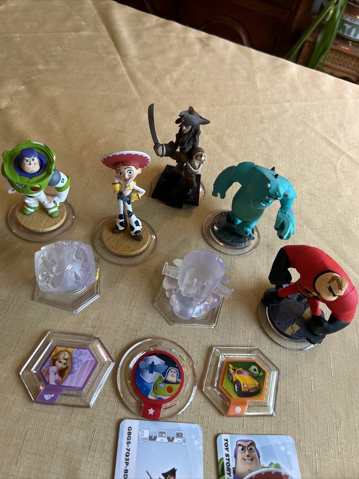 7 Disney Infinity Character Lot Action Figure and 3 Power Discs Bundle