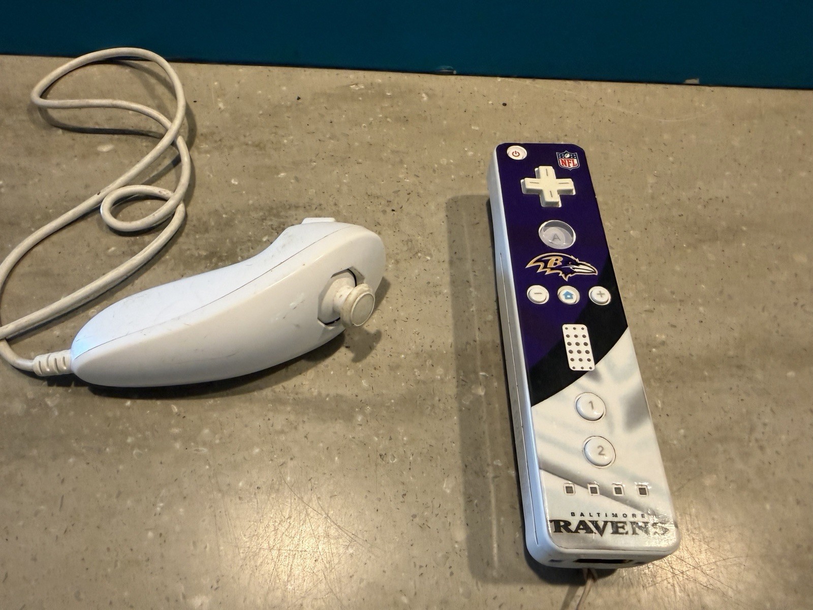 Original Nintendo Wii Bundle- Consol, Wii Sports, Game Party 2, And Controllers.