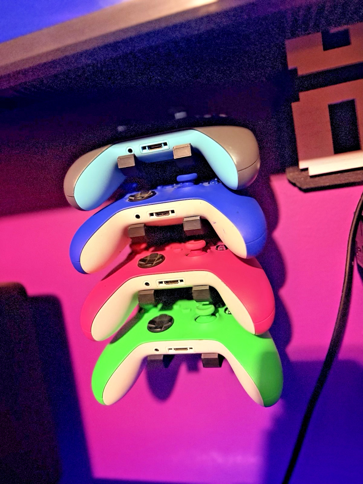 (Black) Xbox One Controller Wall Mount