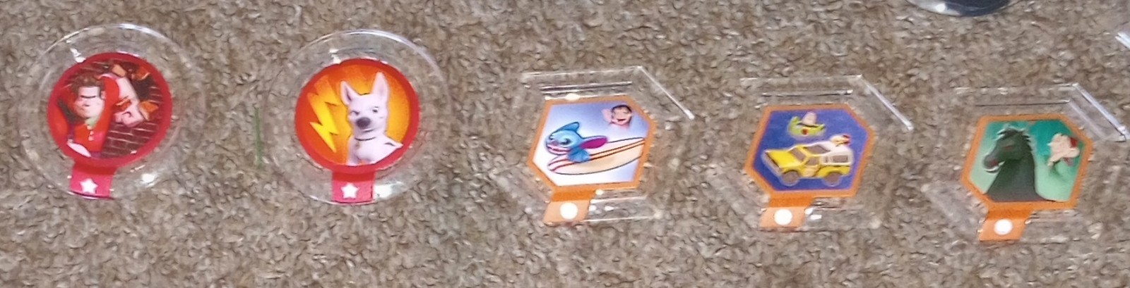 Disney Infinity Lot Of 3 Portal Bases, 38 Figures, & Extra Marvel Pixar Starwars