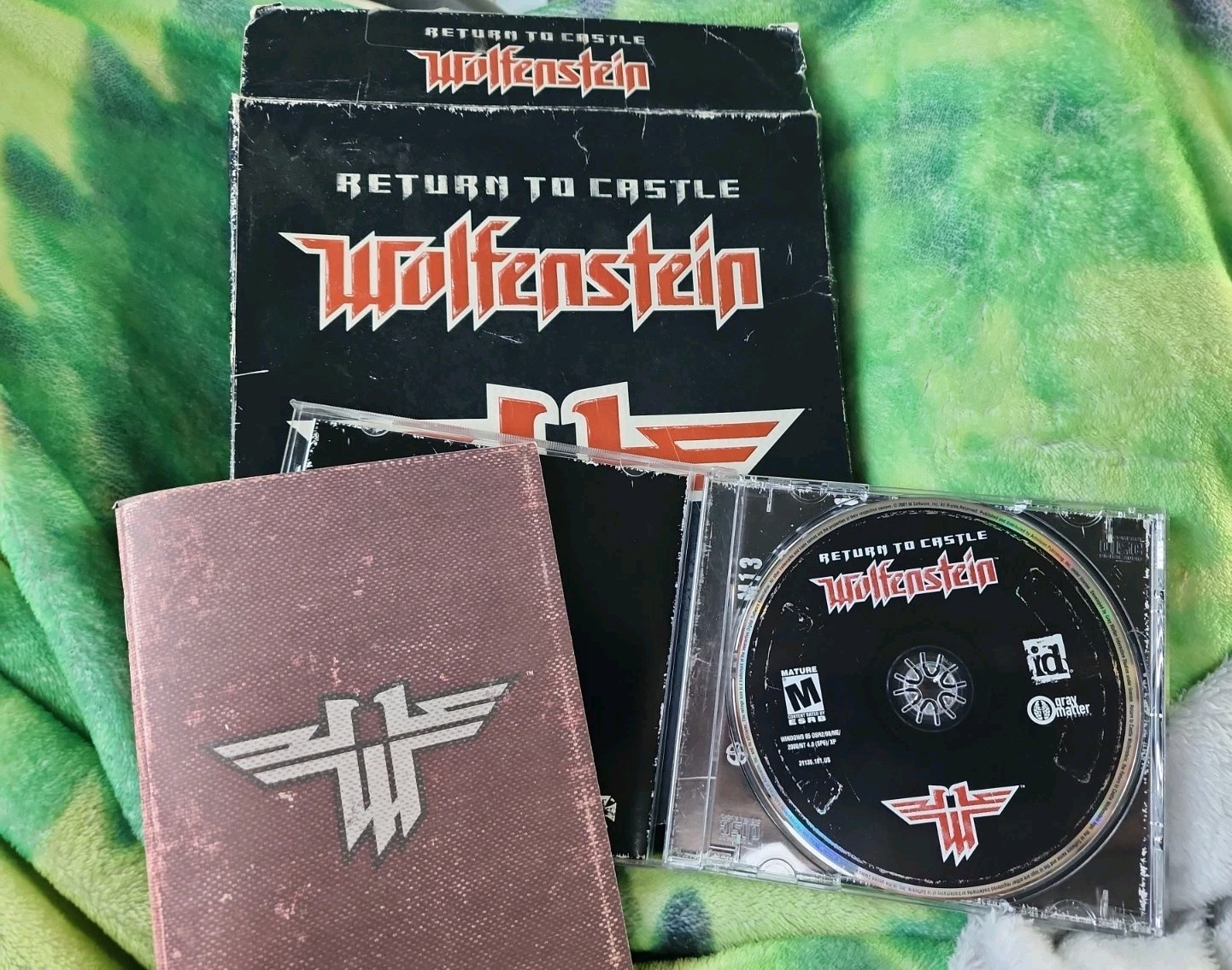 Return To Castle Wolfenstein 2001 Big Box Windows PC CD Rom Game CIB With Manual