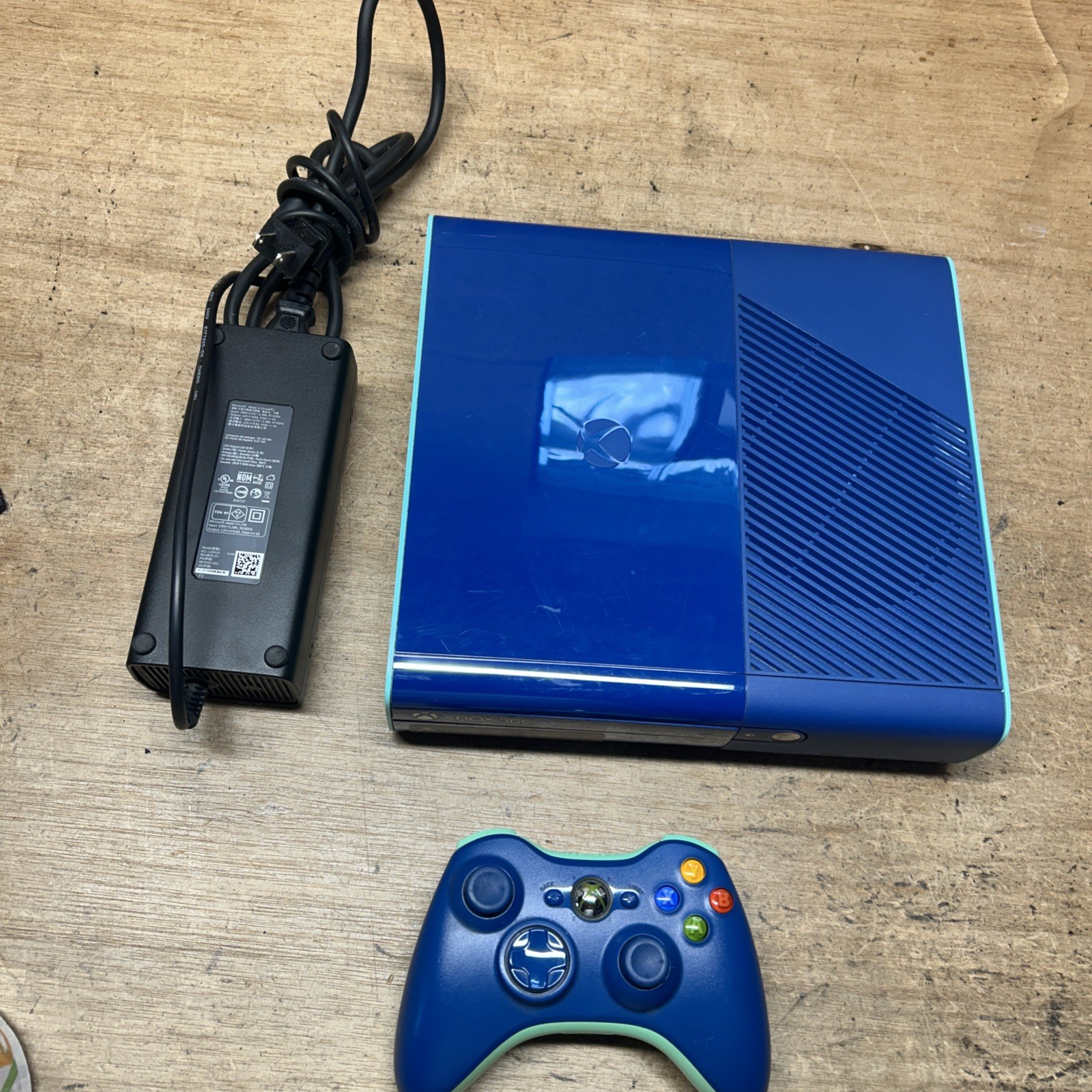 Tested Microsoft Xbox 360 E Call of Duty Blue 500GB Console Matching Controller