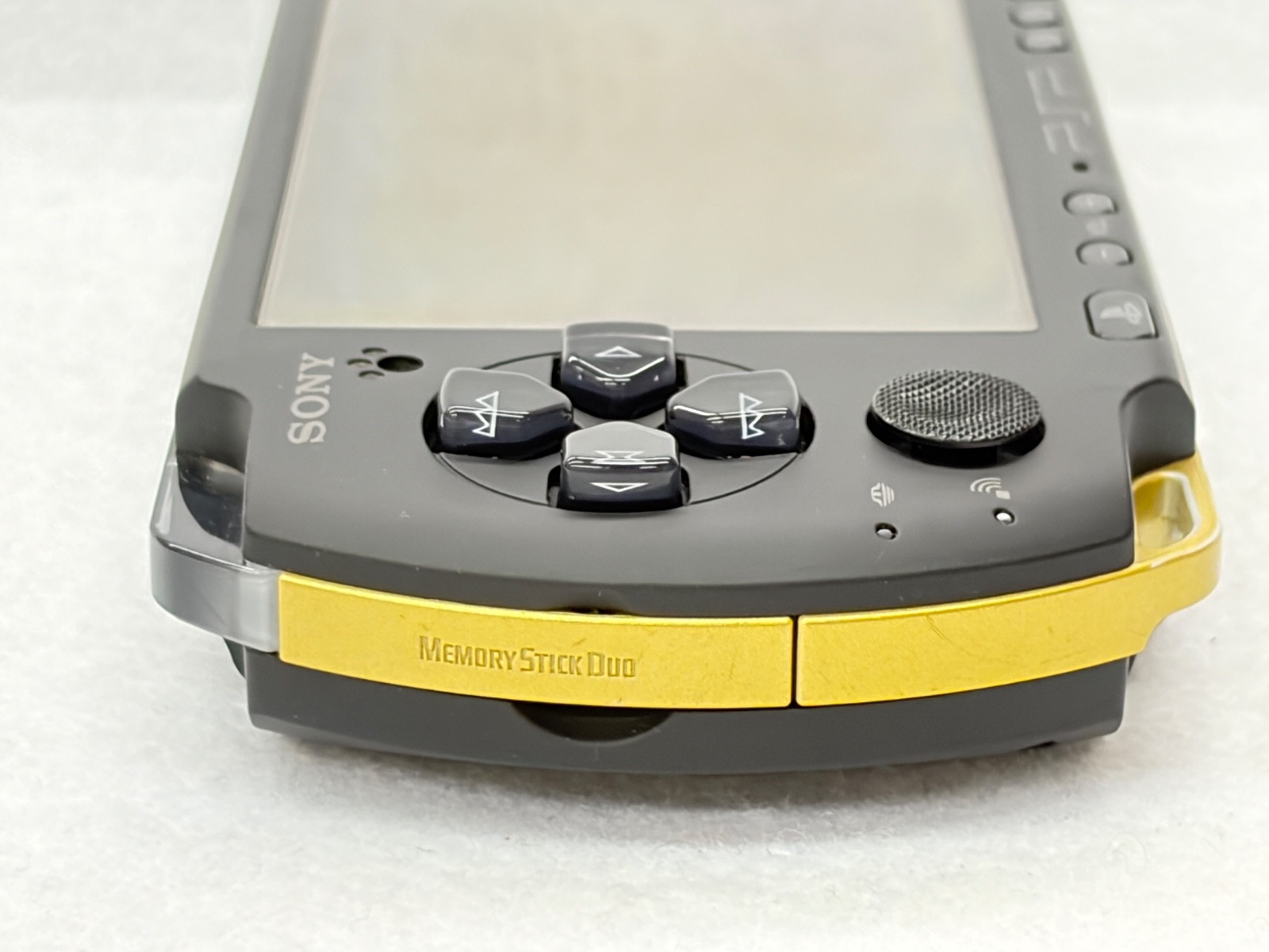 [RARE] SONY PSP-3000 Monster Hunter Portable 3rd Hunters Limited Model Gold