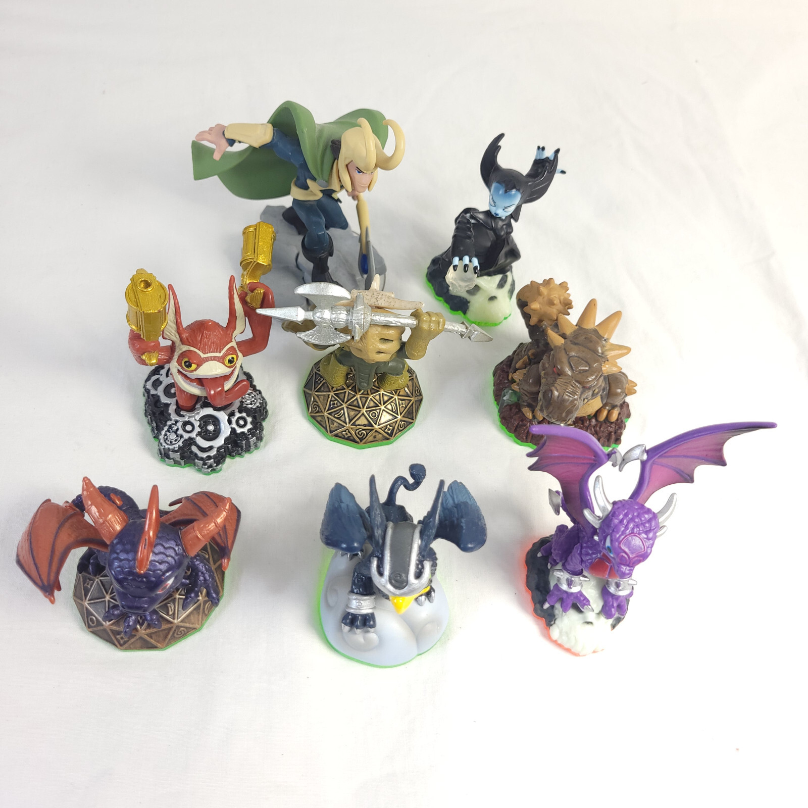 Skylanders Lot of 8 Figures And Xbox 360 Portal Of Power