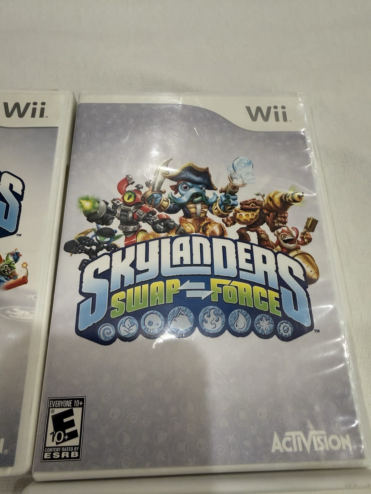 Nintendo Wii U 32GB Console and Game pad Sound Bar Bundle Controllers And Games