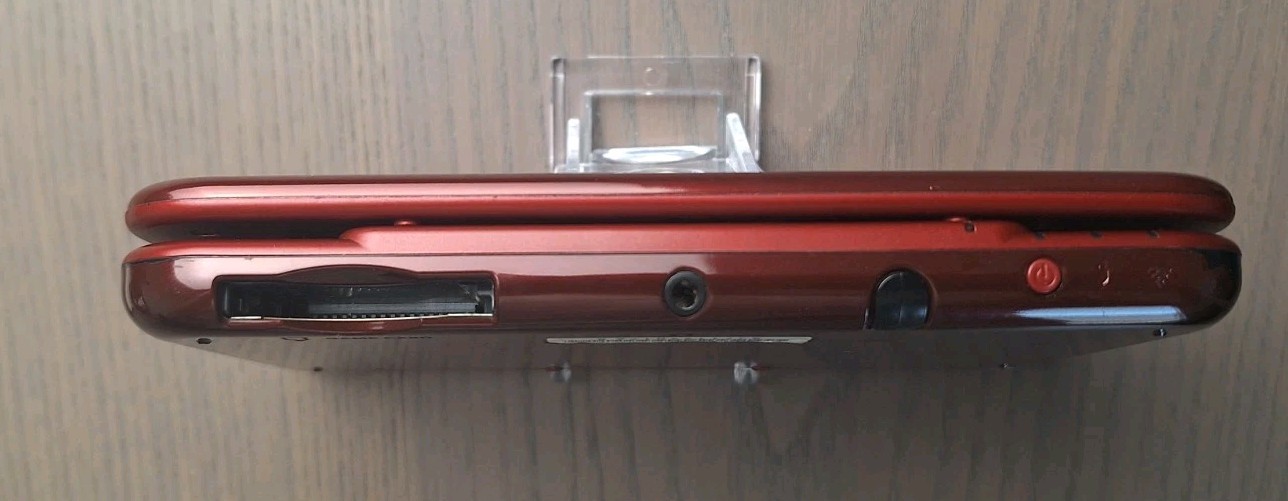 New Nintendo 3DS XL Metallic Red Charger + 32GB SD Card | Region Free