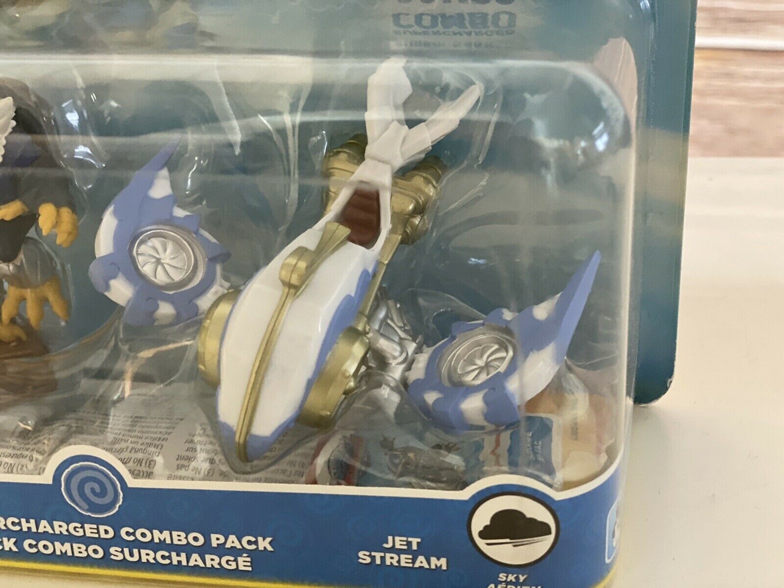 Skylander Super Chargers Hurricane Supercharged Combo Pack (NEW DENTED BOX)
