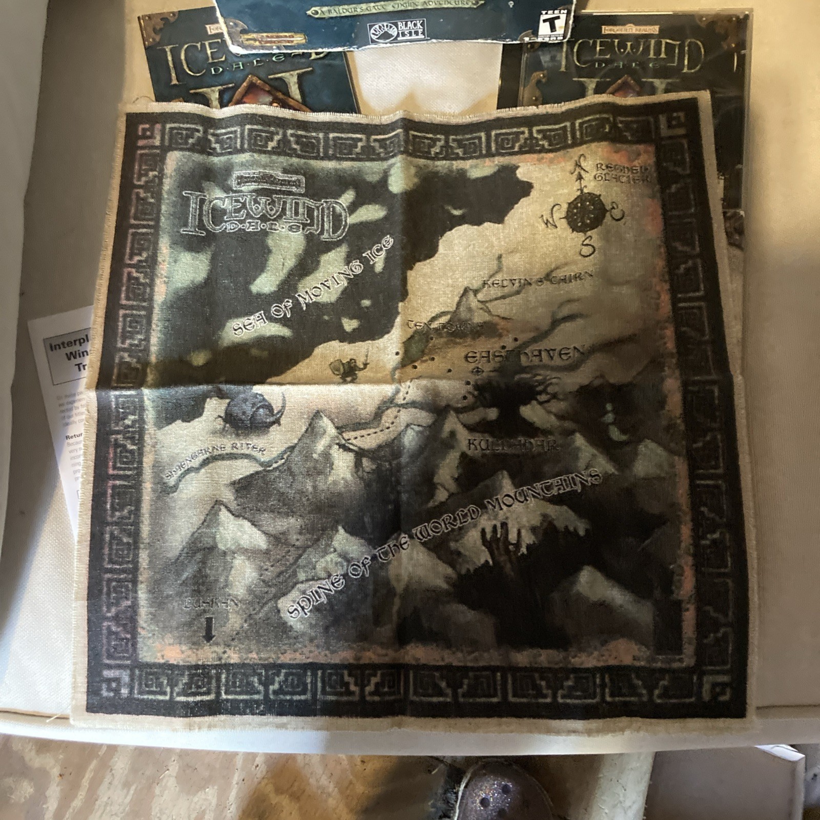 Icewind Dale II 2 PC CIB (Complete In Box) 2002 Including Fabric Map