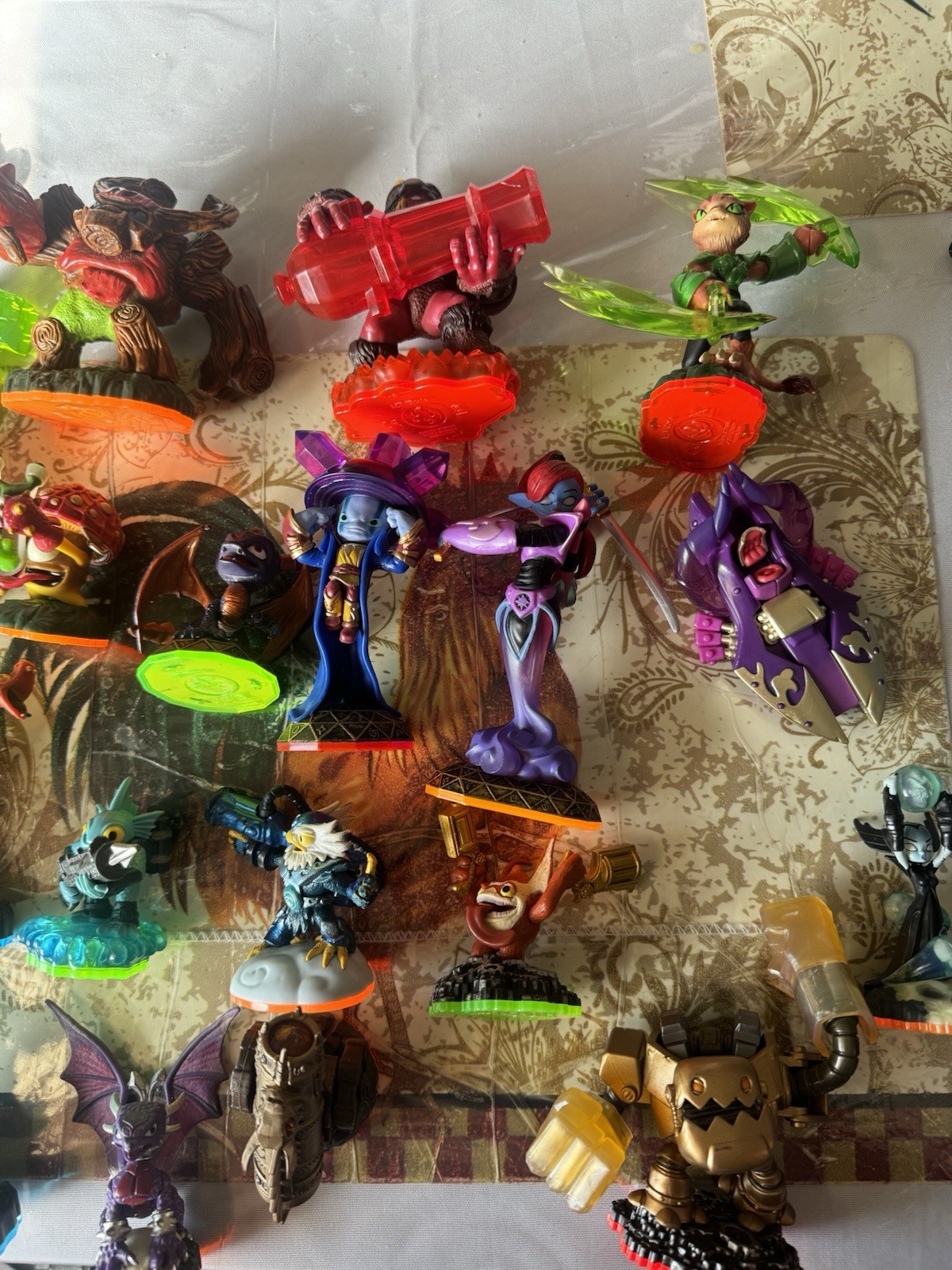 Activision Skylanders Figure Lot w/ Carrying Case