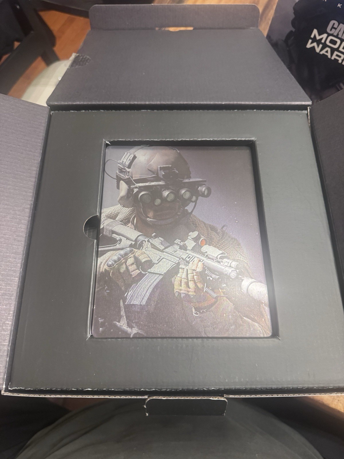 Call of Duty: Modern Warfare Dark Edition (SteelBook + NVG Kit) PS4