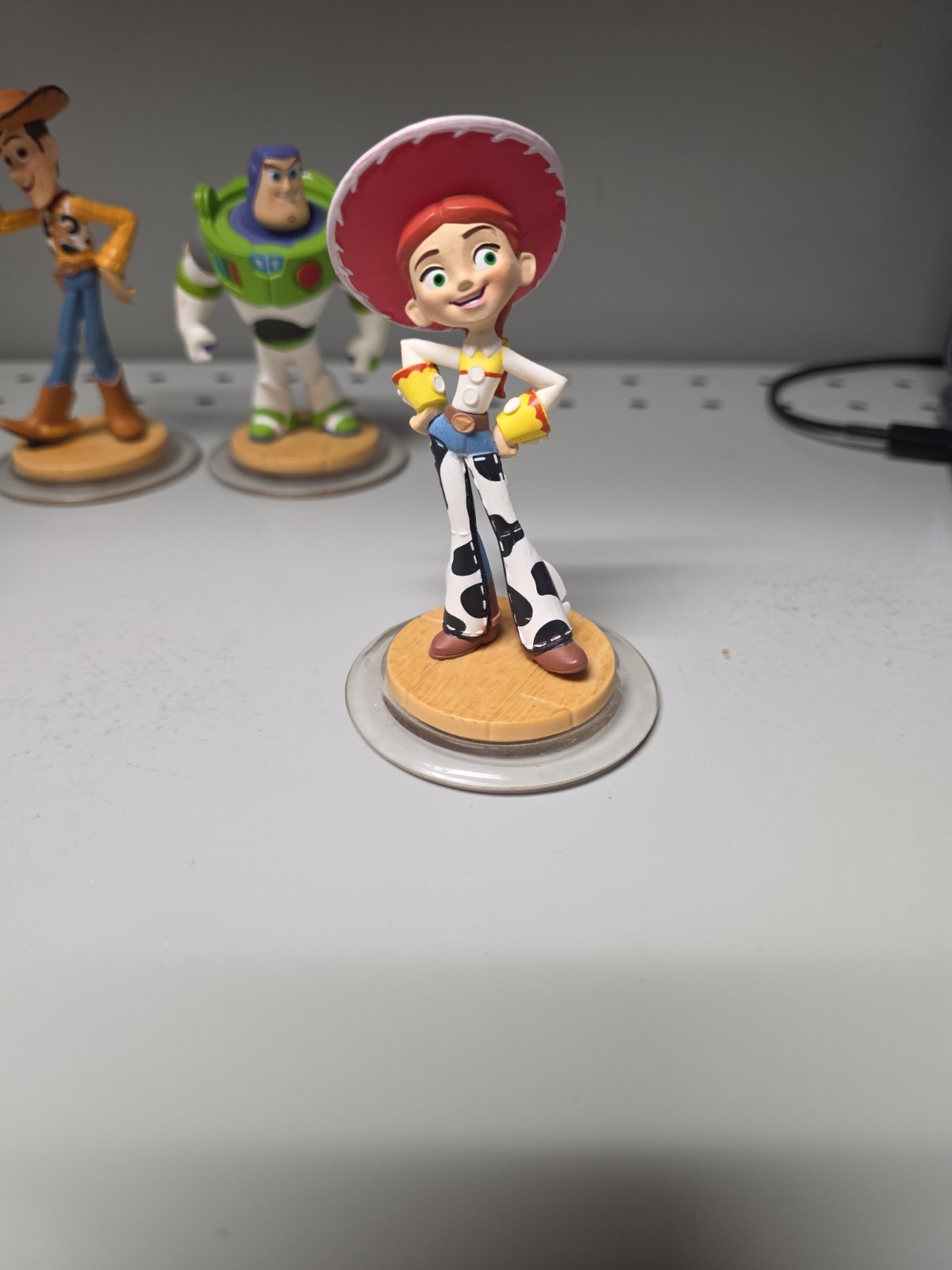 Disney Infinity 1.0 Toy Story lot 4 Woody, Buzz Lightyear, Crystal & Jessie