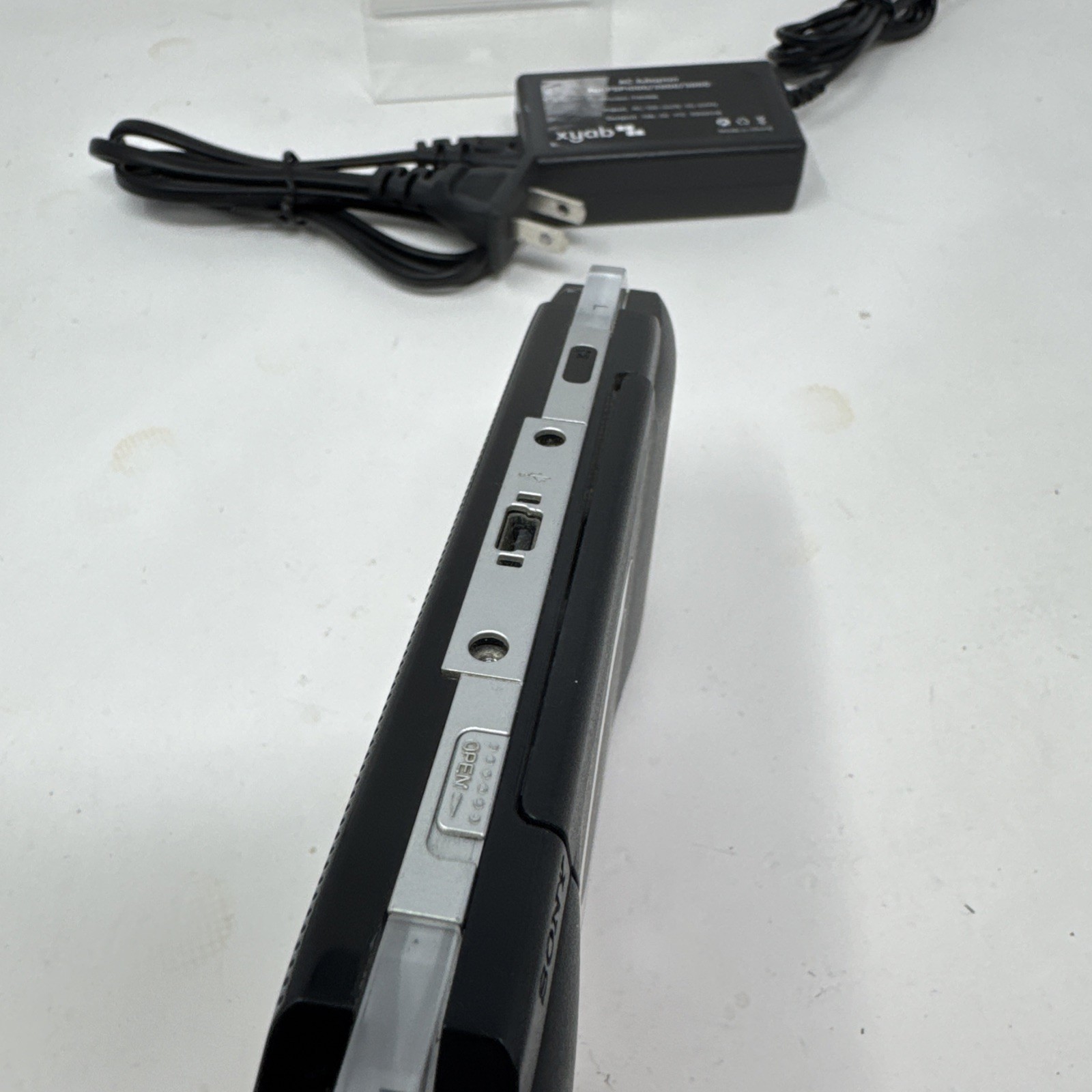 PSP-1001 Black Sony PlayStation Portable- New Battery, Charger, 2gb Memory