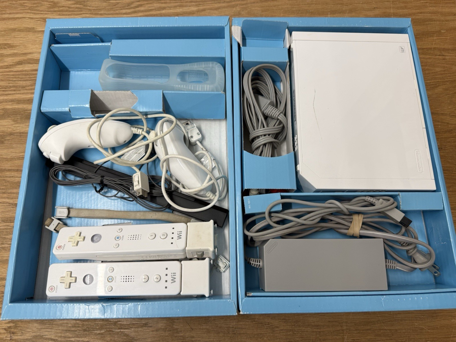 Nintendo Wii Console Gaming System In Original Box RVL-001 White TESTED