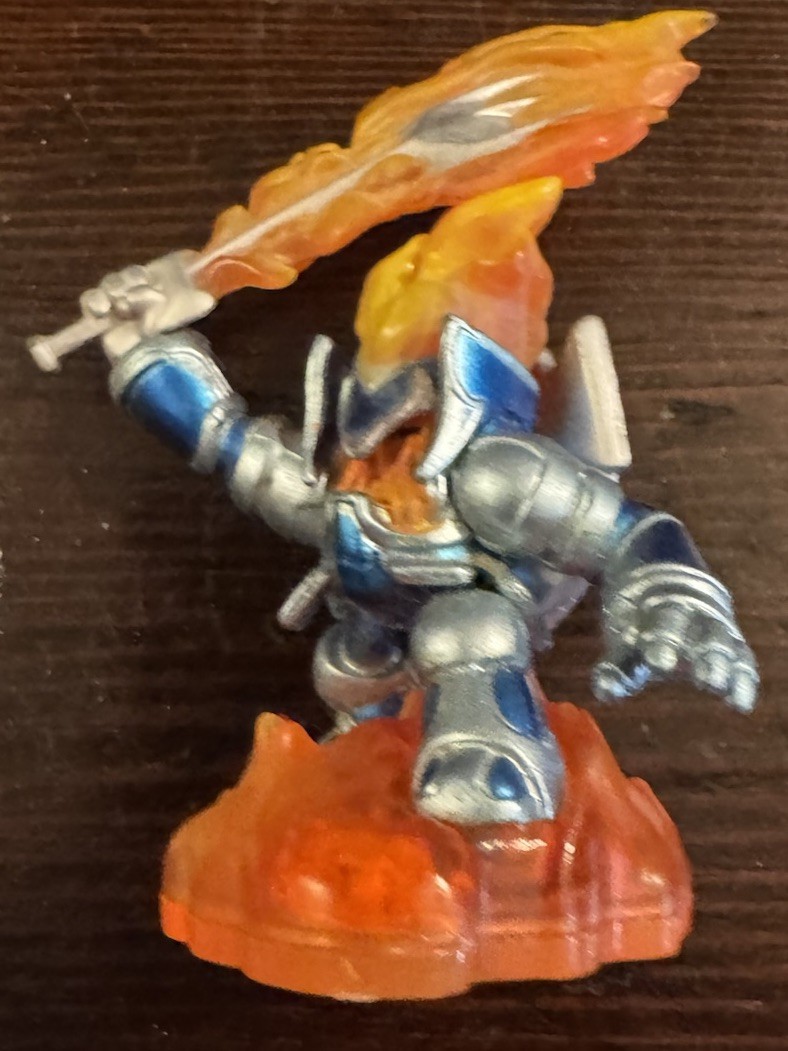 Series 2 Giants Ignitor Character Figure From The Skylanders Giants Trap Team!