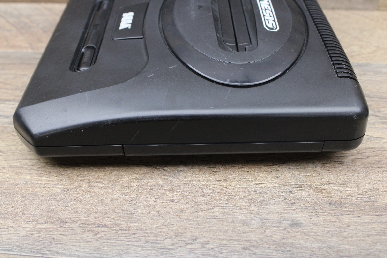 Sega MK-1631 – VA1 Genesis Console System & Controller Only – Fully Tested.