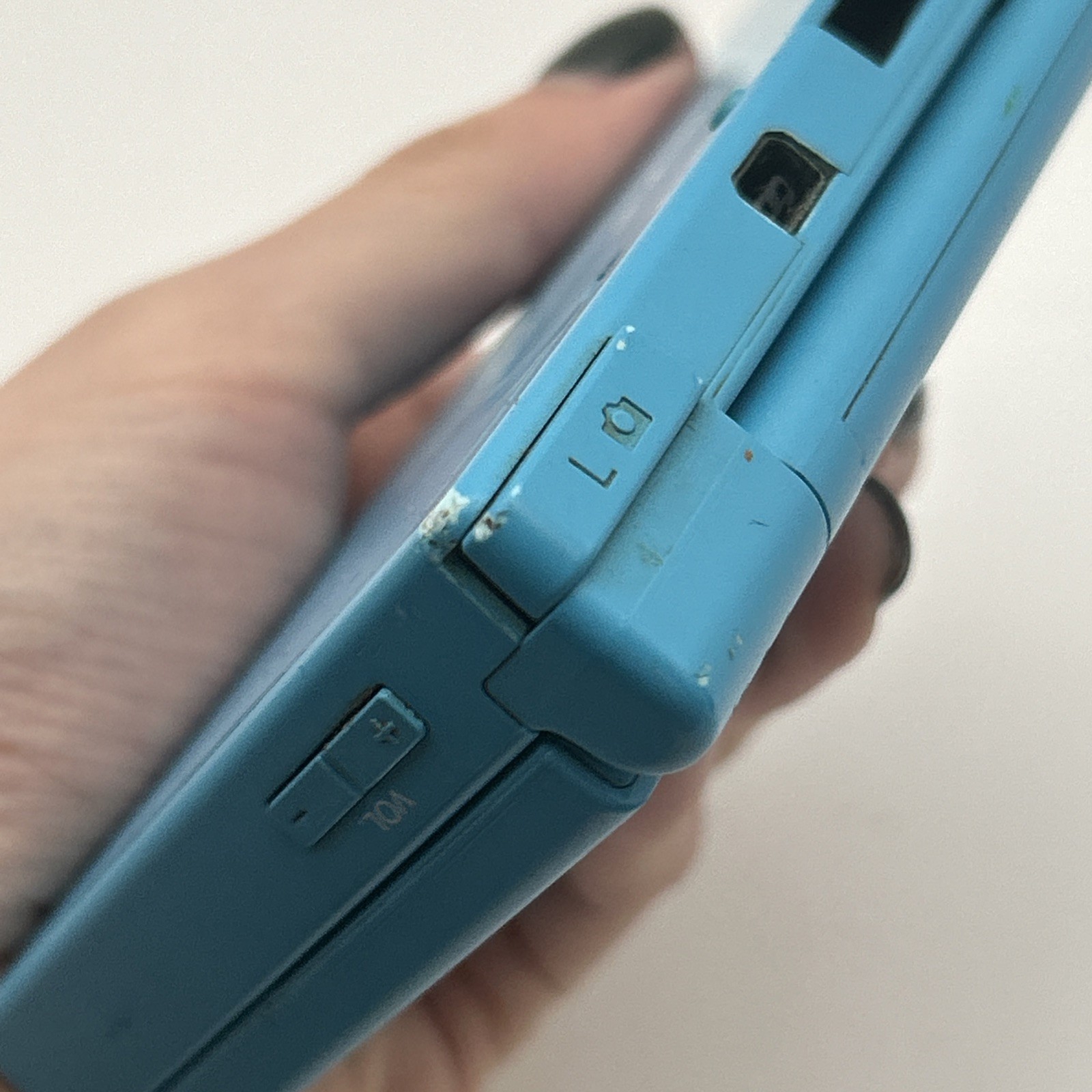 Nintendo DSi TWL-001 Teal Blue No Charger Or Stylus L And R Buttons Bad READ