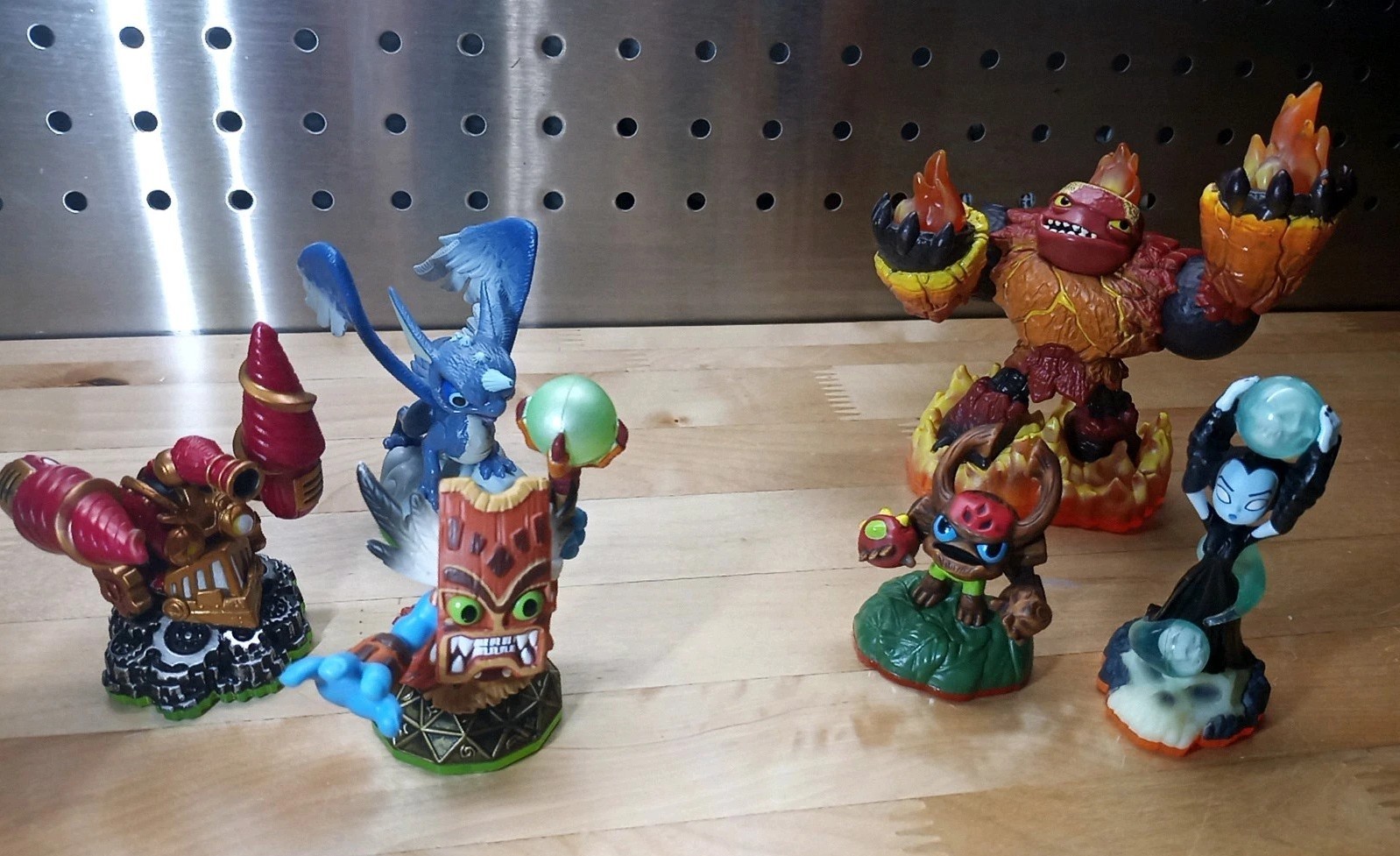 Skylanders Lot Bundle 3 Spyro’s Adventure & 3 Giants Hot Head Series 2 Hex +