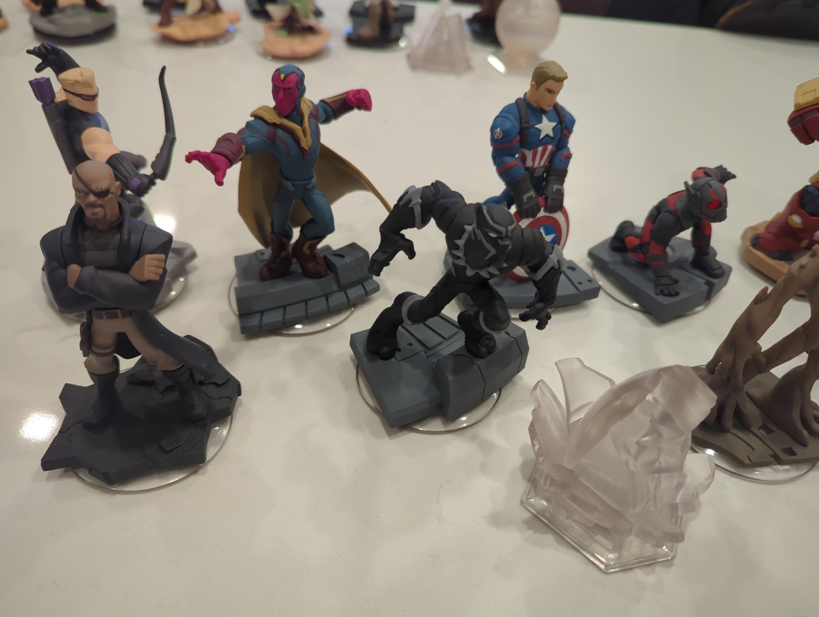 Disney Infinity 2.0 3.0 Marvel Lot Captain America, Hulkbuster, Iron Man, Hulk