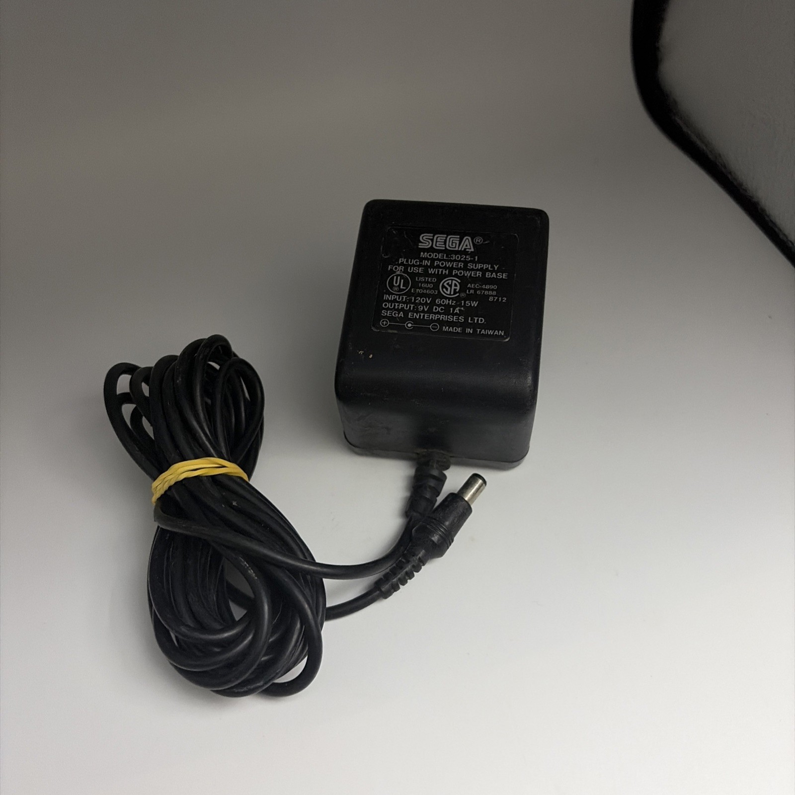 Sega OEM 9v Plug In Power Supply – Model 3025-1