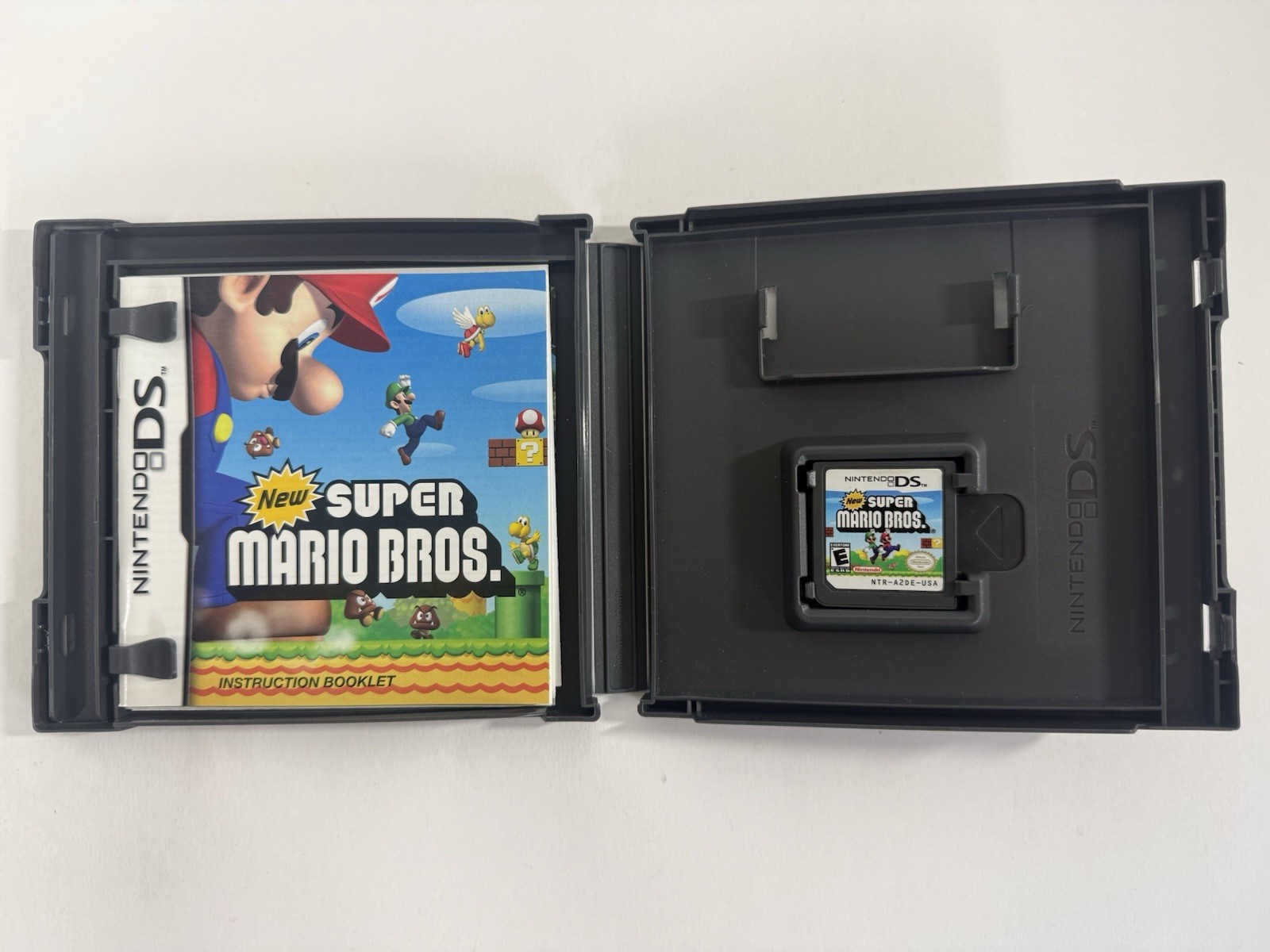 New Super Mario Bros Nintendo DS Complete CIB Manual & Inserts Tested Authentic