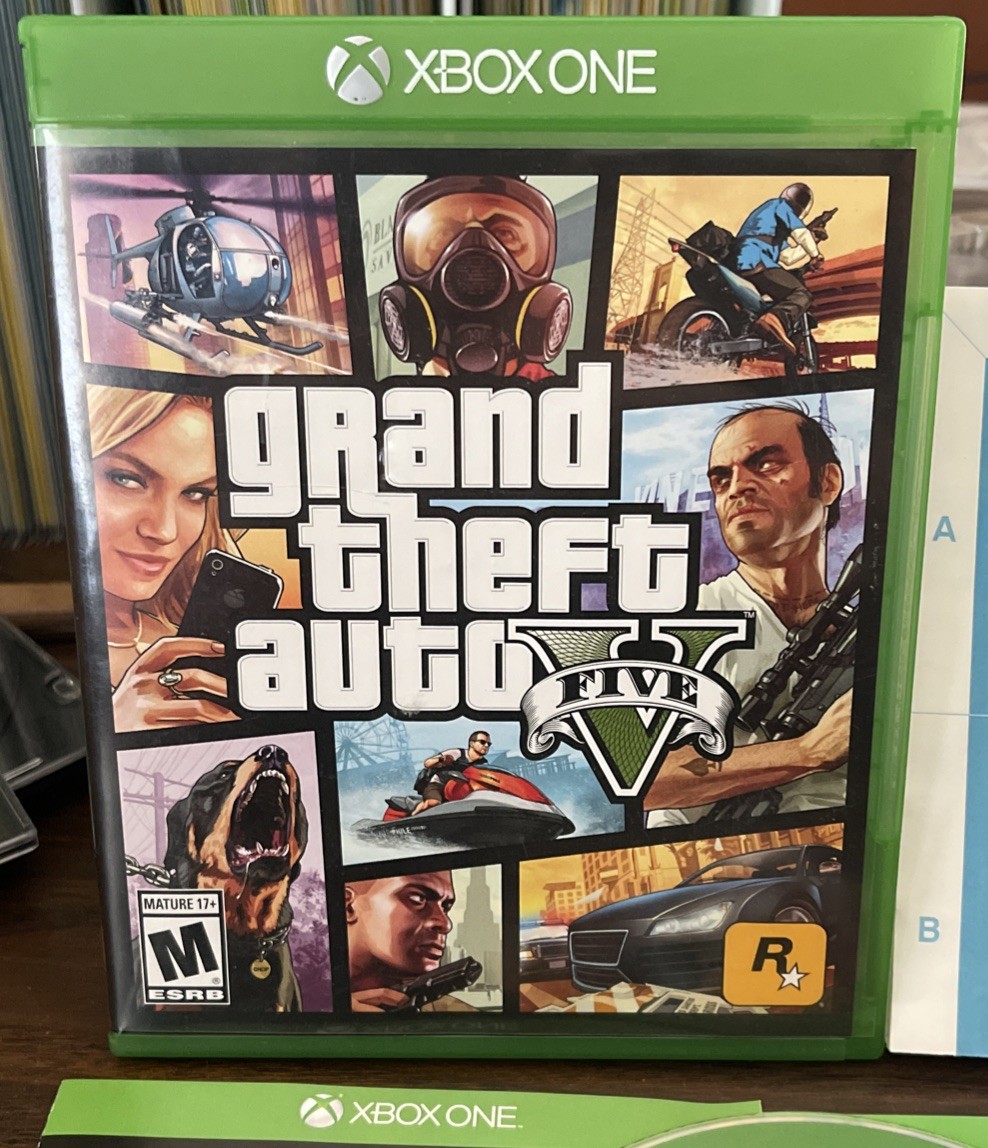 Grand Theft Auto V 5 Xbox One Series X Compatible CIB w/ MAP LN