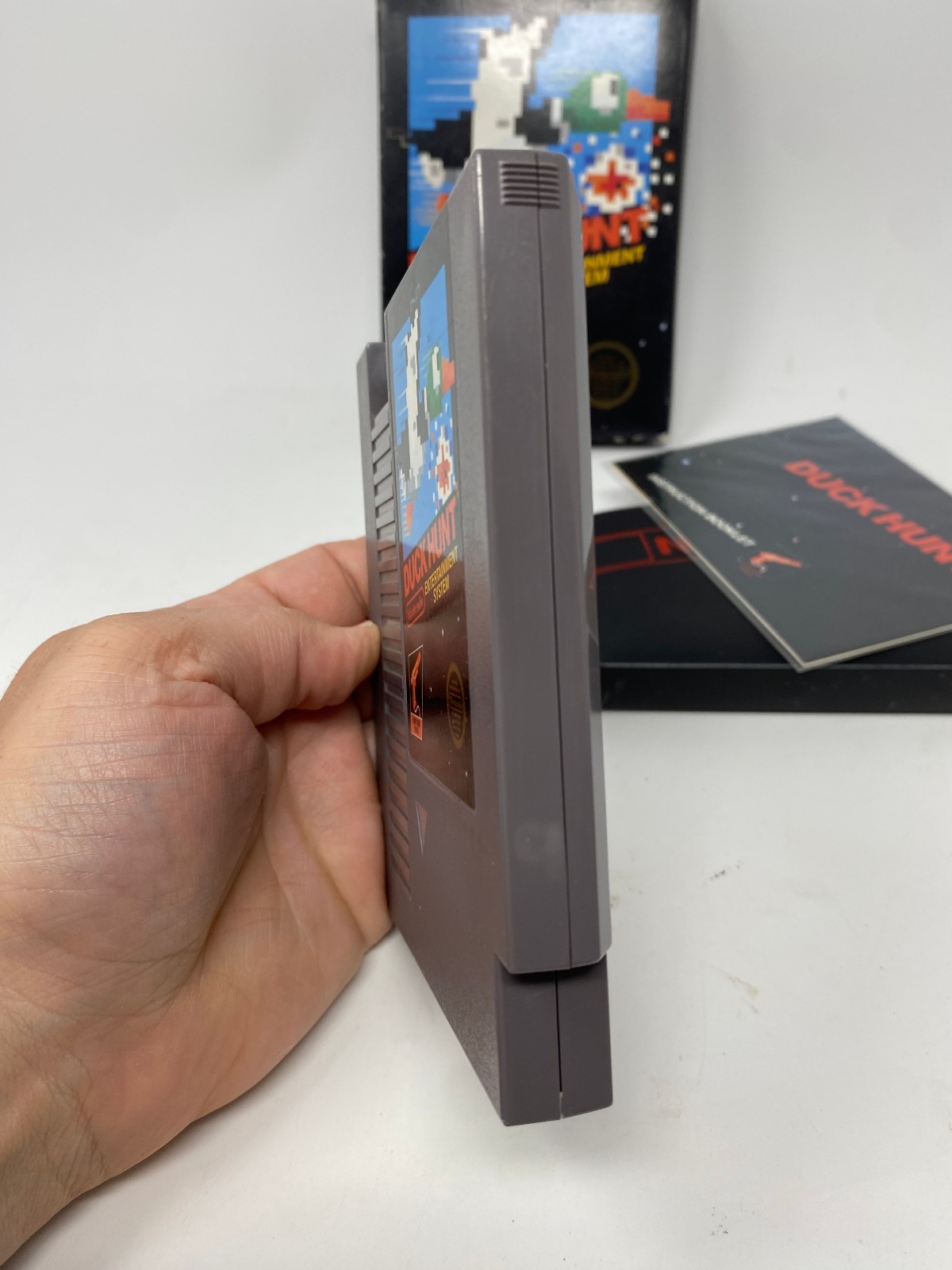 Duck Hunt Nintendo NES, 1985 5-Screw Unpunched Hangtab Complete CIB BLACK BOX
