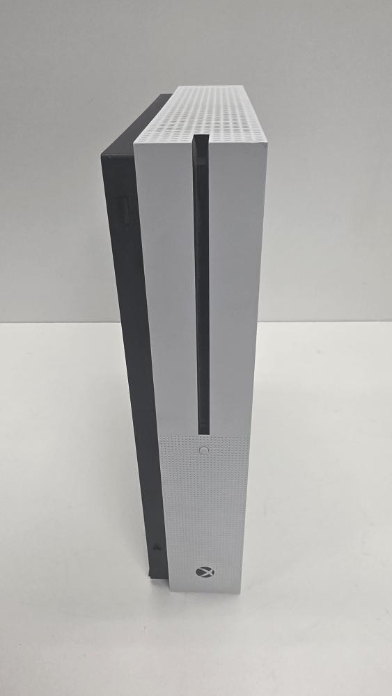 MICROSOFT XBOX ONE S – CONSOLE – 500GB – 1681 (P08036508)