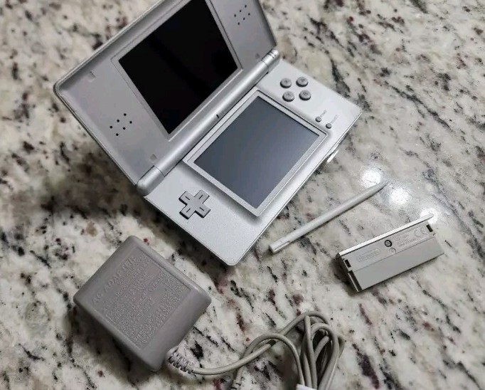 Nintendo DS Lite System Portable Gaming Console – Silver/white