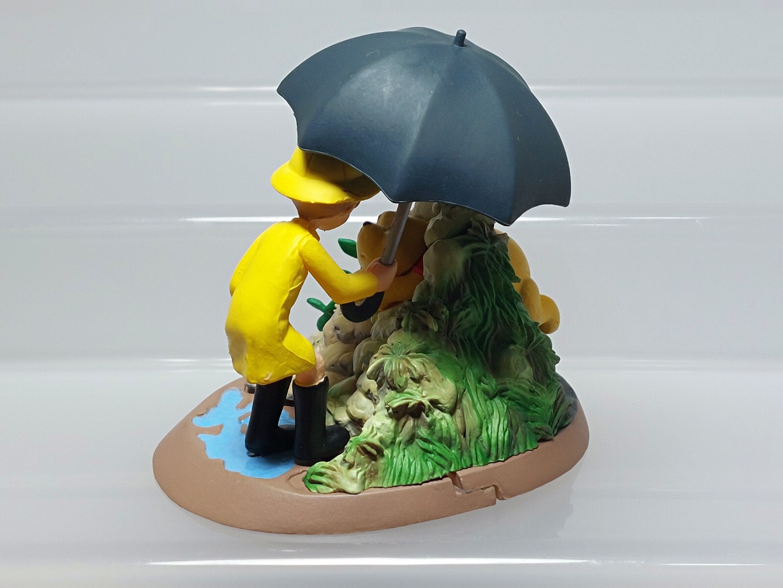 Disney Cinemagic Paradise Primo R Winnie-the-Pooh Christopher Robin Figure 2.6in