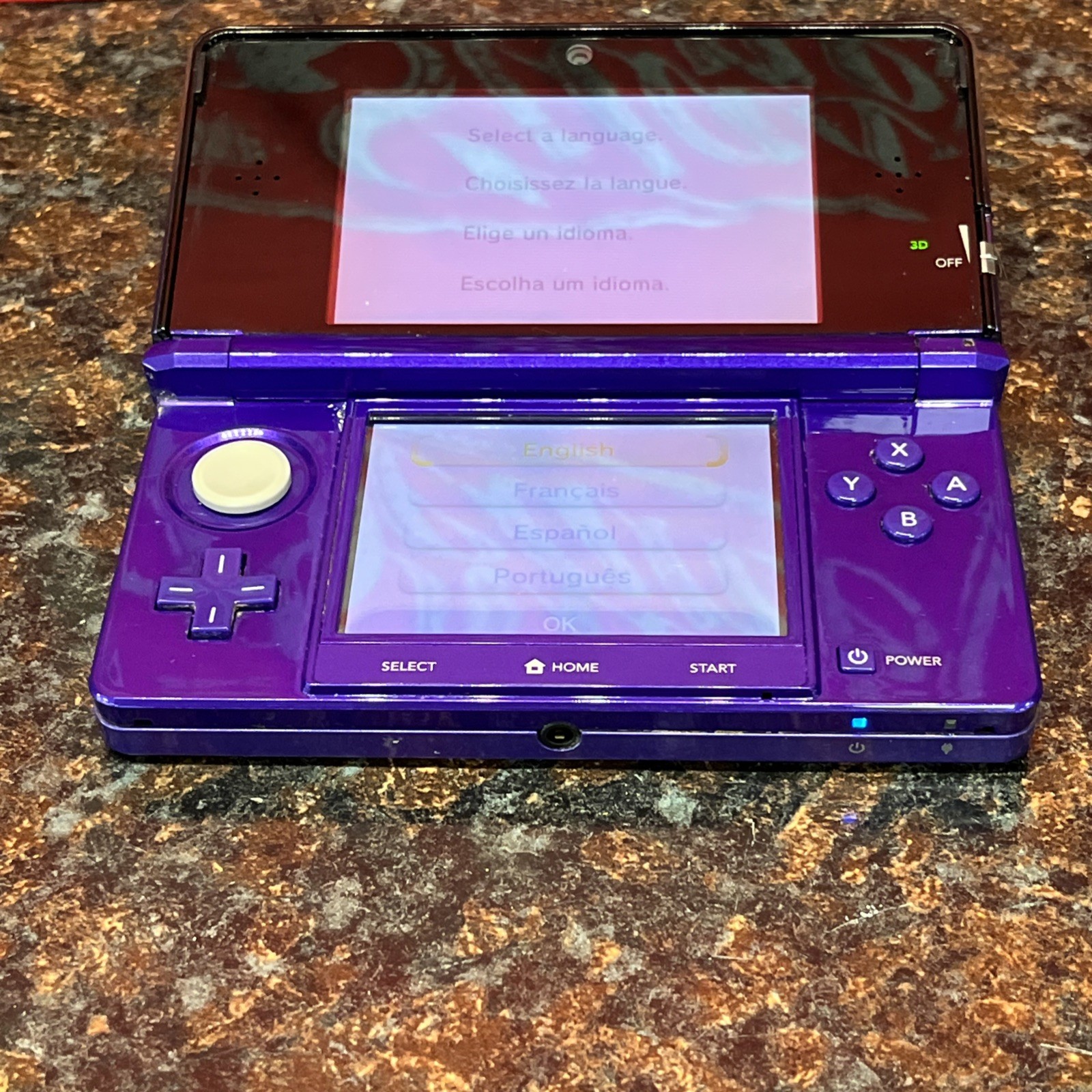 Nintendo 3DS Purple CTR-001(USA) 3D Wi-Fi W/ Stylus!! (LOOK)