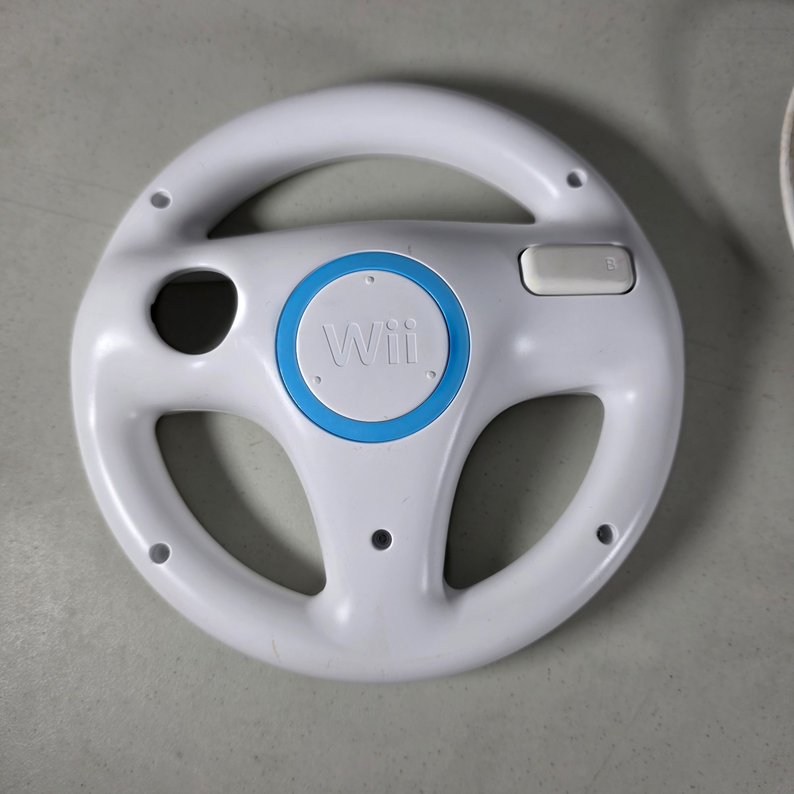 Official Nintendo Wii Wheel RVL-024 White and Nunchuk Controller Bundle OEM
