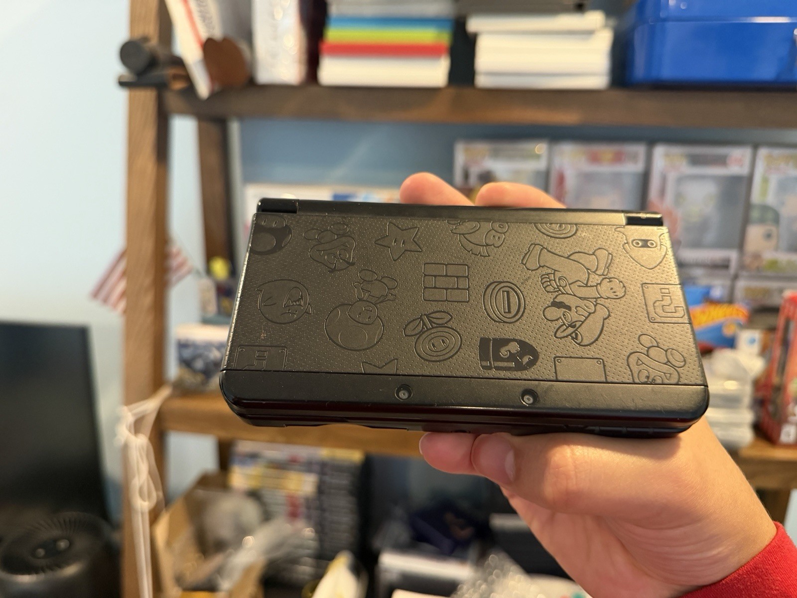 Nintendo 3DS Original Super Mario Edition 4GB Handheld System – Black + SD