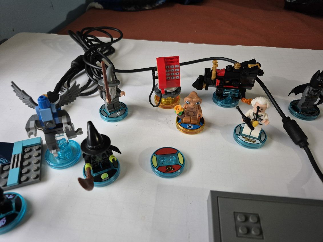 LEGO Dimensions Portal USB Powered Light-Up with Batman & Accessories