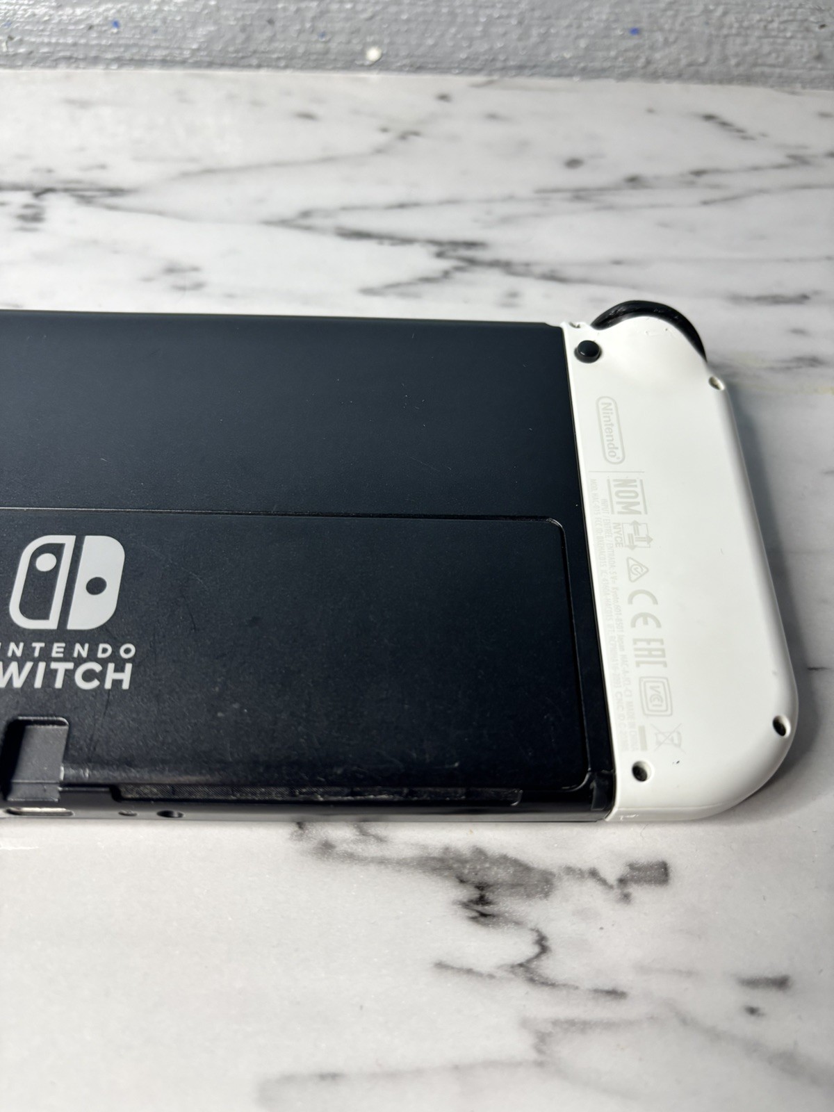 Nintendo Switch OLED HEG-001 Console + 64 GB MicroSD-Read Description