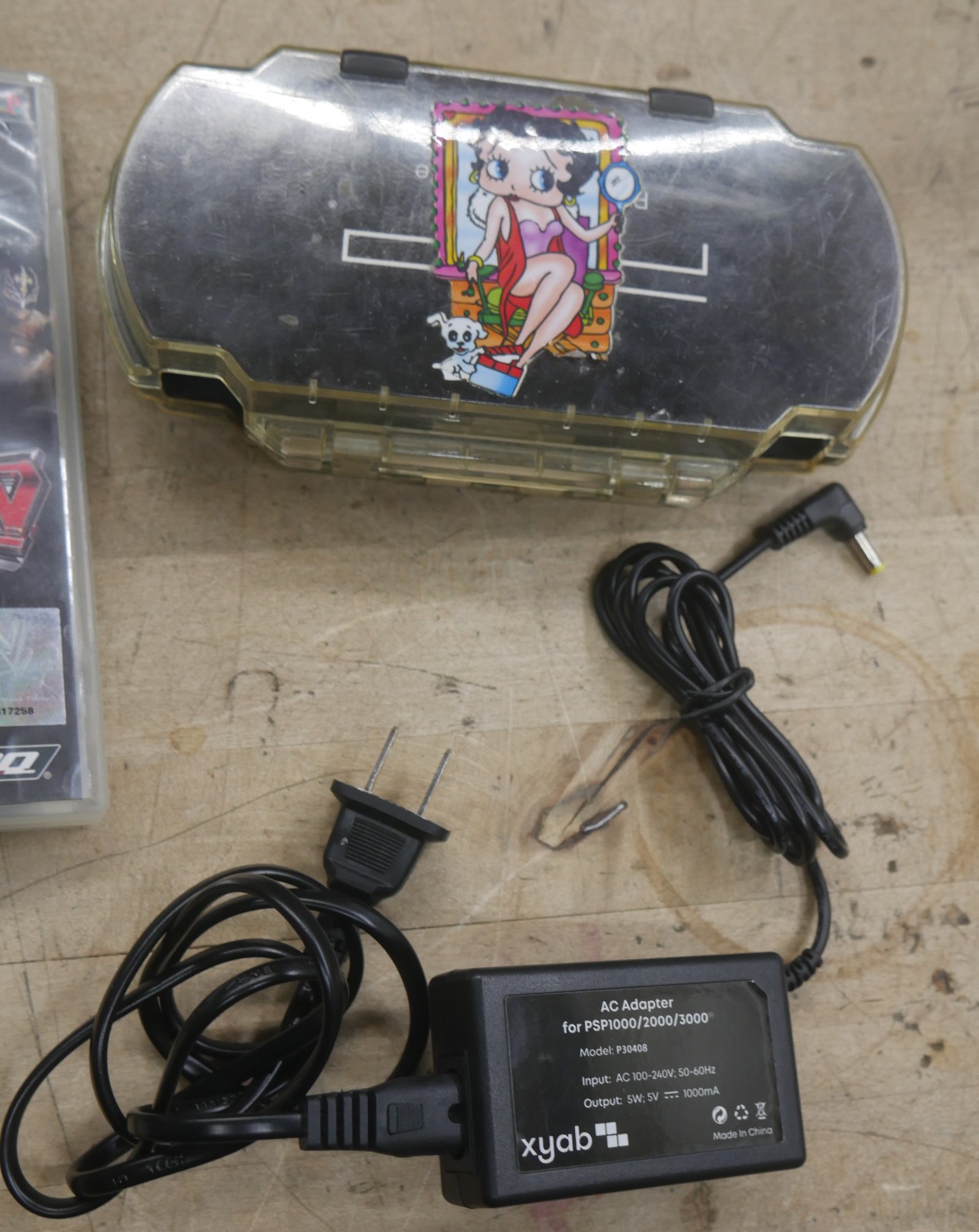 Sony PSP-1001 Piano Black & Games & Movies & Charger & Battery READ