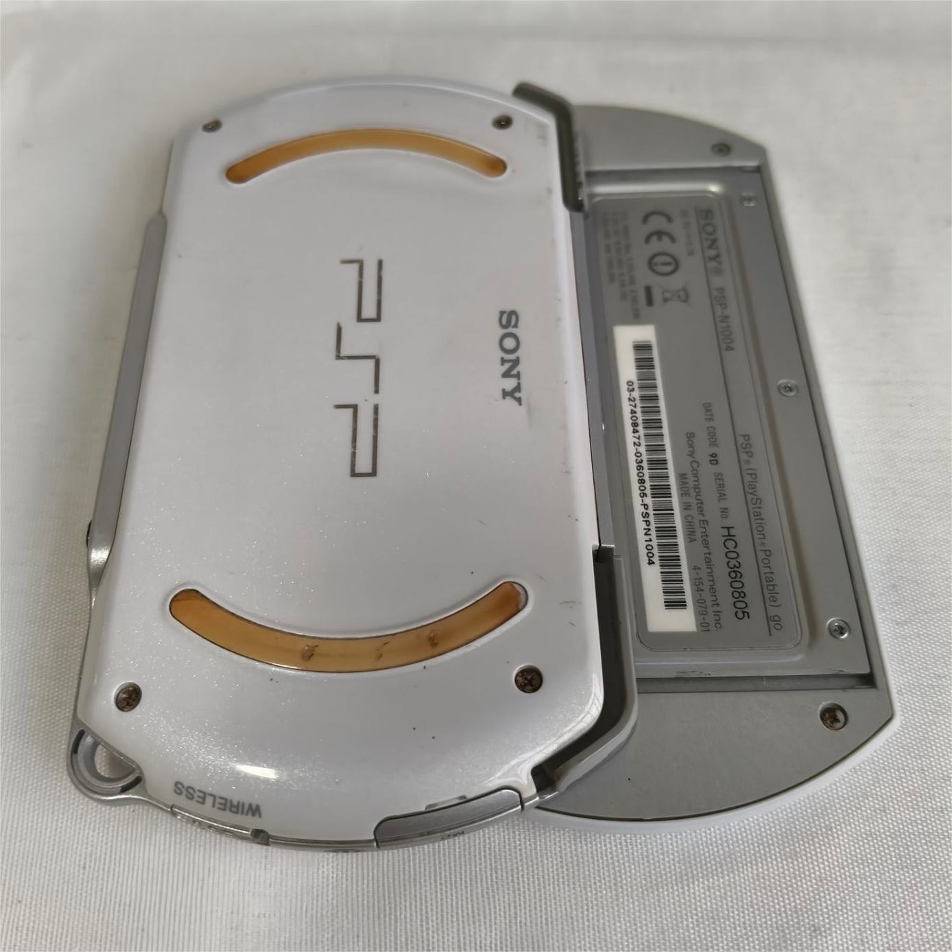 Sony PSP GO console White with Charger PSP-N1004 New screen with protect tested
