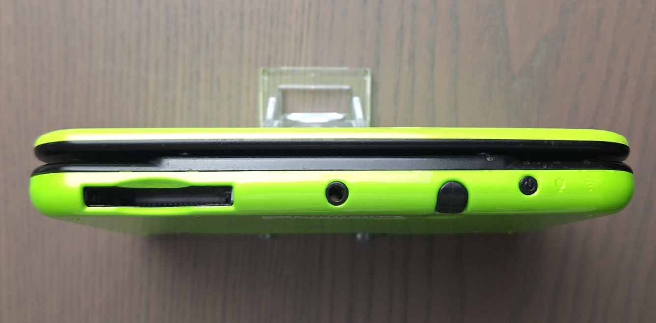 New Nintendo 3DS XL Lime Black | Charger + 32GB SD Card | Region Free