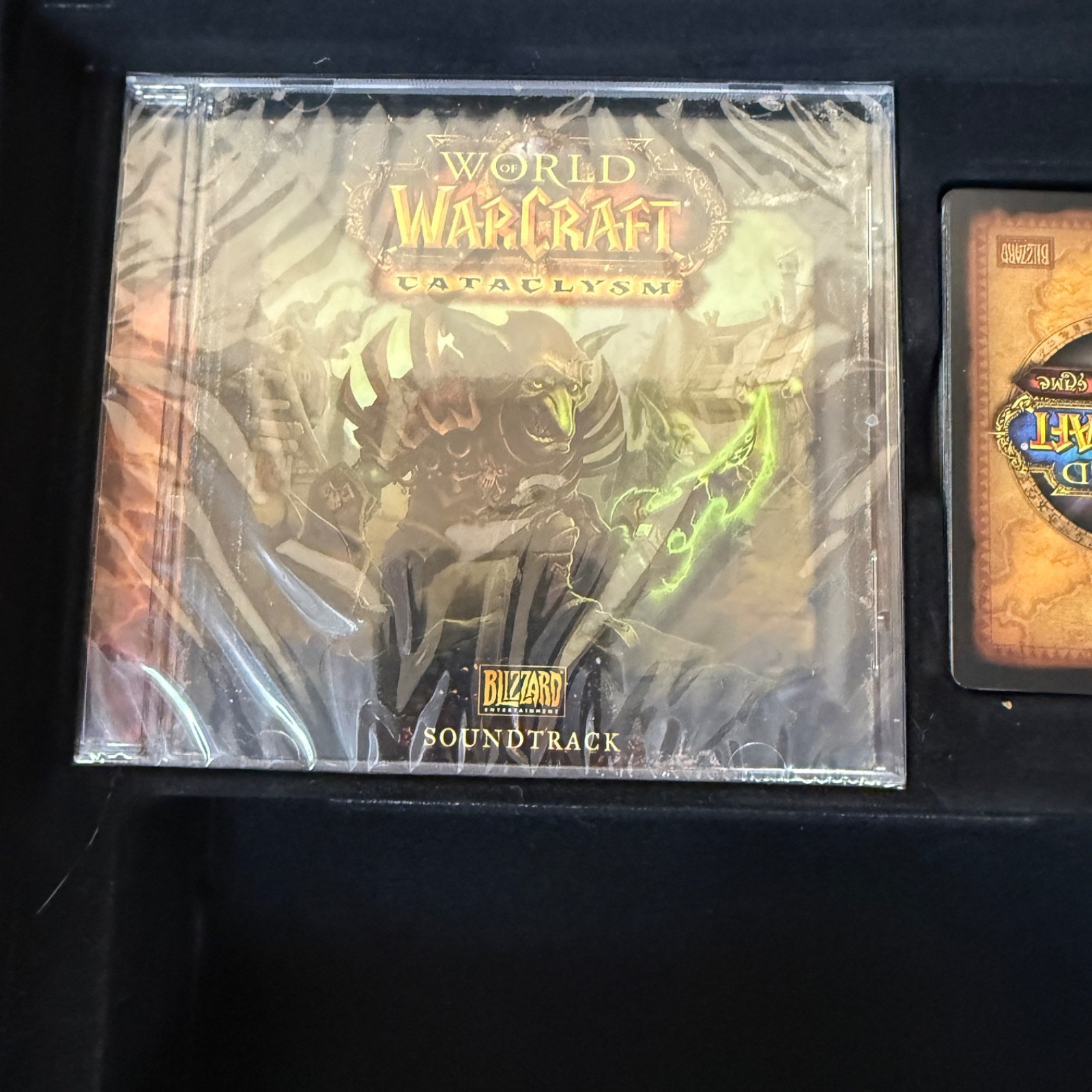 World of Warcraft Cataclysm Collector’s Edition Box Set Cards Book WOW Game PC