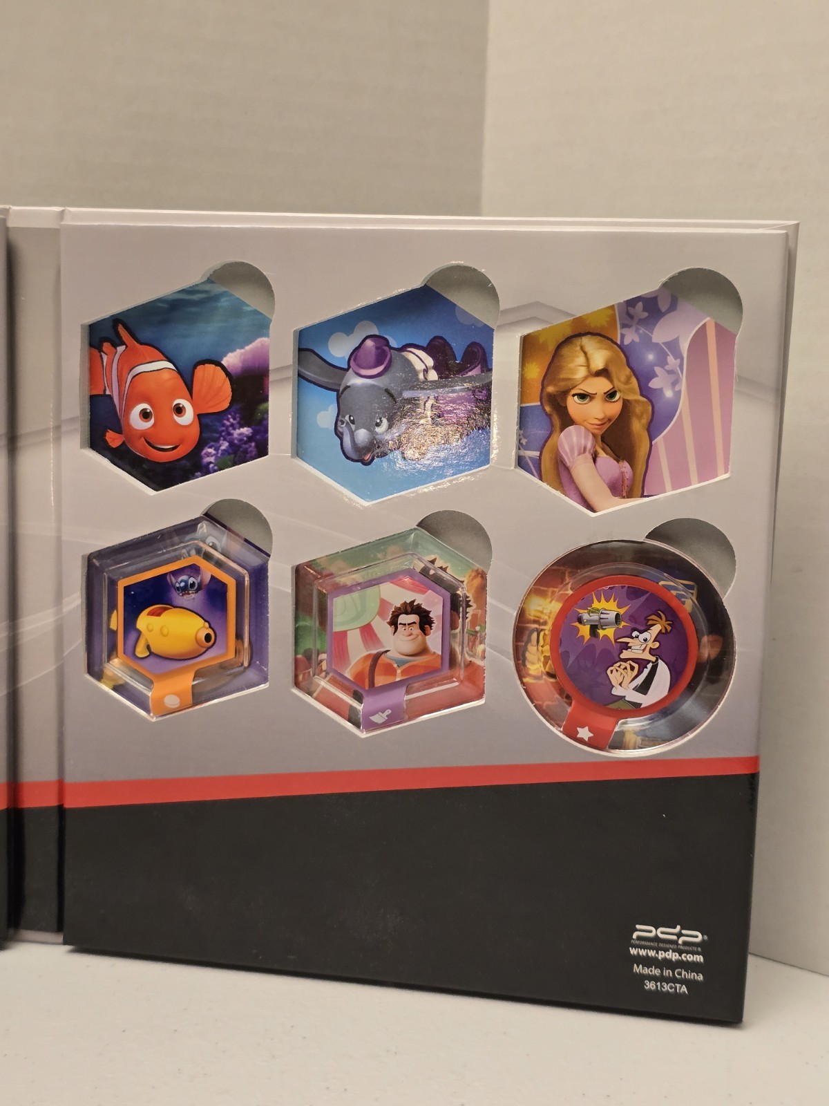 Disney Infinity Power Disc album with 11 Discs
