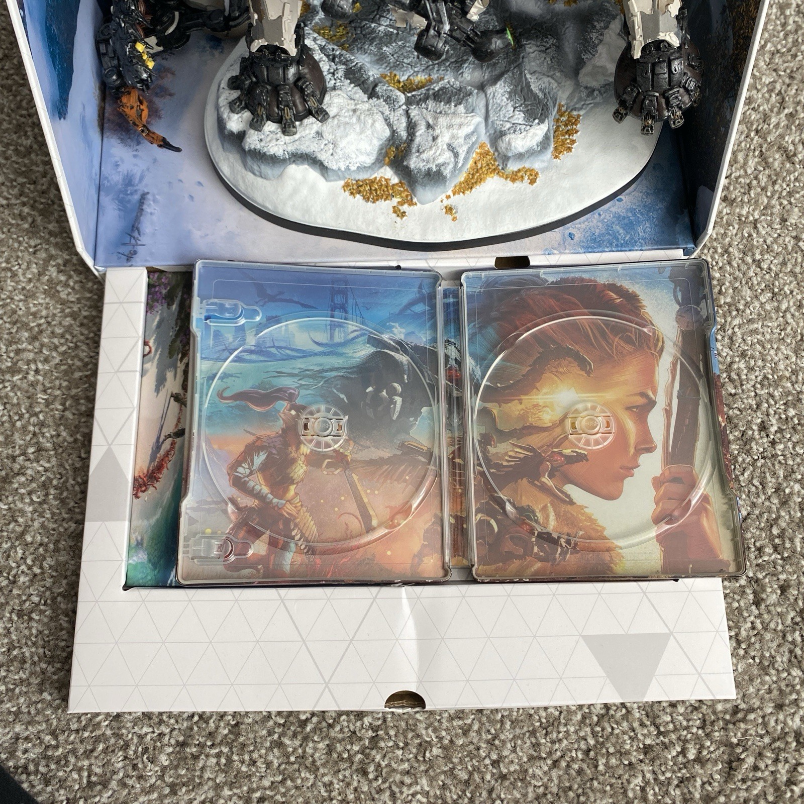 Horizon Forbidden West Collector’s Edition – Tremortusk & Aloy Statue (No Game)