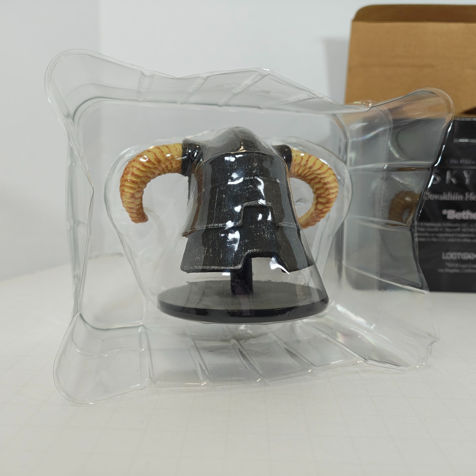 Lootcrate Replica Skyrim Decor Helmets Dovakhiin and Daedrik