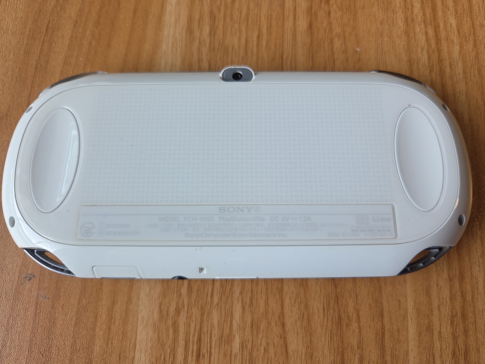 SONY PS Vita PCH-1000 Crystal white W/ Charger