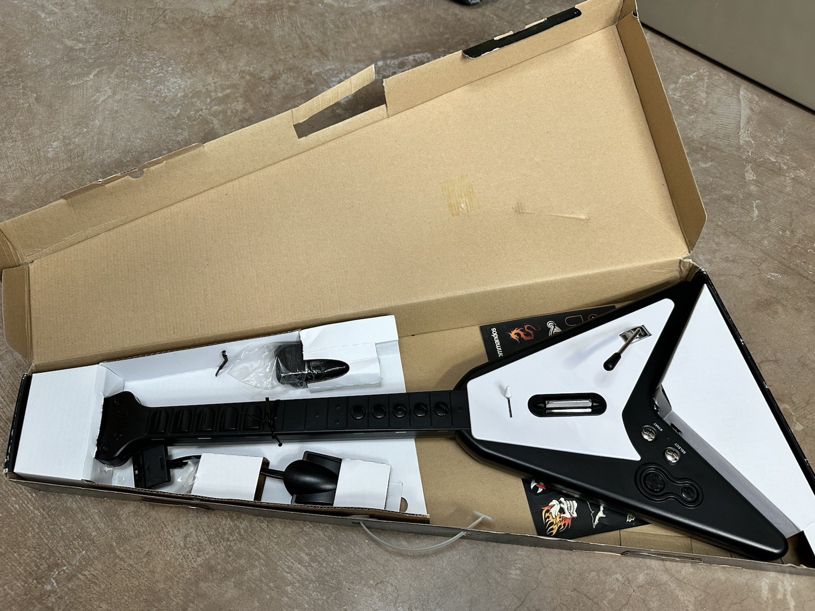 Ant Commandos TAC Flying V Wireless Guitar Hero PS2 DRV-WL-BLKV3