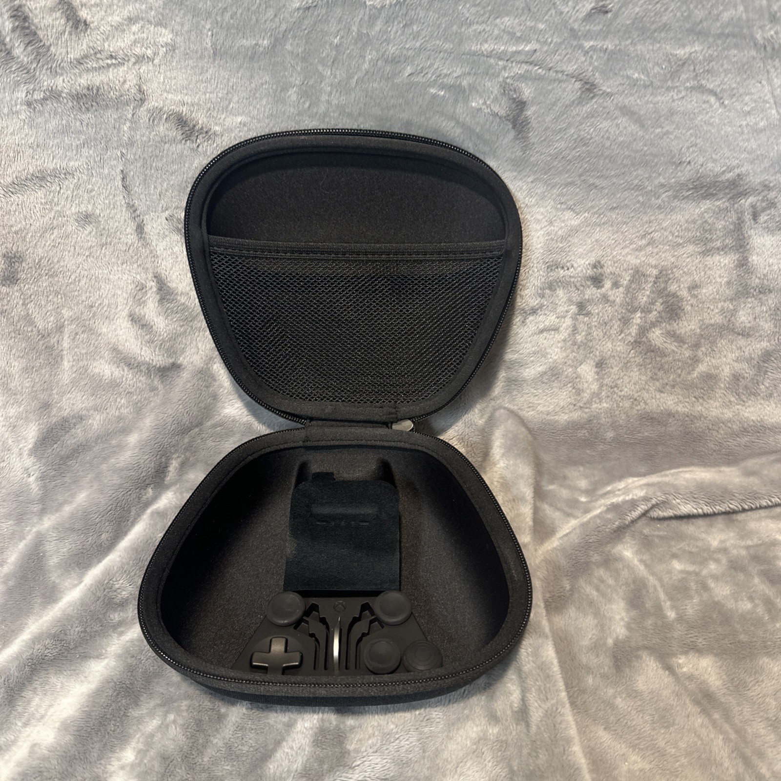 Microsoft Xbox One Elite Series 2 Controller Case w/ INTERCHANGEABLE PARTS – US™