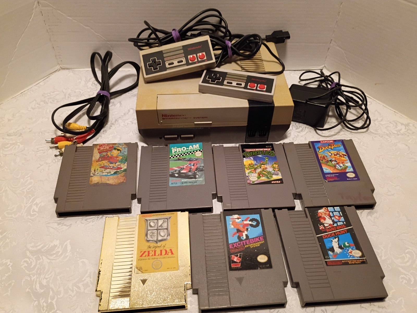 Nintendo NES Console System Bundle 7 Games